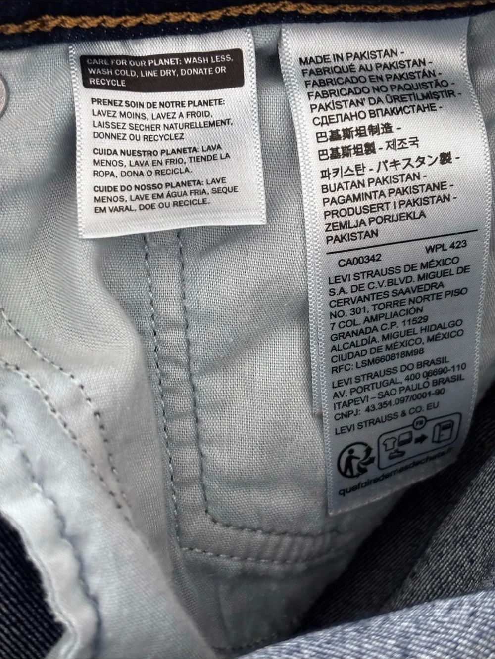 Levis levi 724